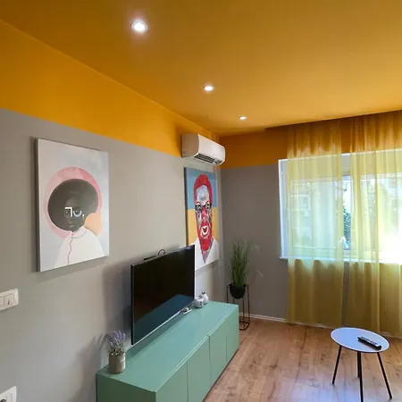 Central Apartment *