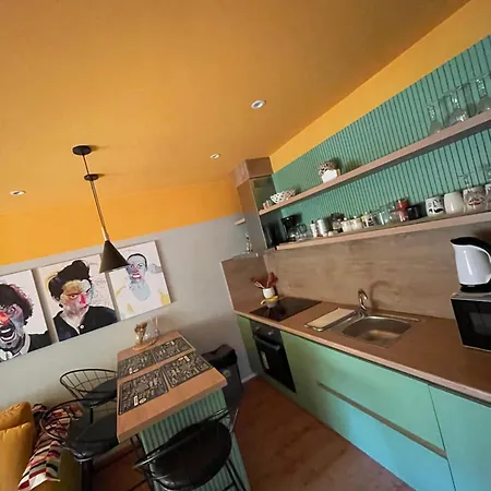 Central Apartment *